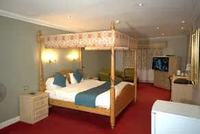 Consort Hotel & Urban Spa - Image 2