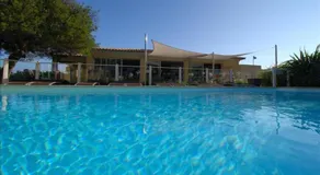 Amarylis à Calvi location 2 pers avec clim jardin piscine et barbecue - Image 4