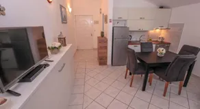Villa avec jardin, terrasse et piscine privée - Image 5