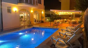 Family Hotel Saga - Image 2