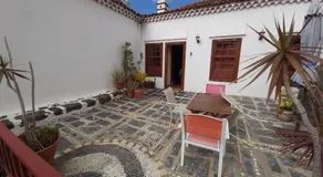 Remarkable 4-Bed Villa - Image 5