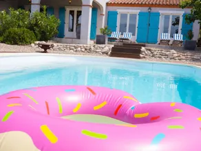 Spacious villa with private swimming pool and Jacuzzi - Image 3