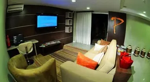 Petry Plaza Hotel - Image 2