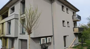 Renovated 2 Bedroom Apartment with Parking & AC - Image 2