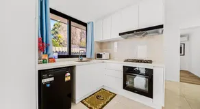 Aurora Airport House-Free Parking, Easy Transit nr Optus Stadium, casino, shopping center - Image 4