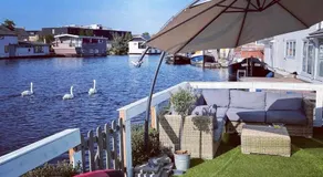 Amster Houseboat - Image 4