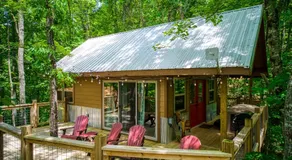 Owls Nest, Hot Tub, WIFI, Featured on Barnwood Builders, Free Attraction Tickets!!! - Image 4