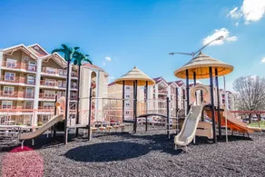 Surreys Grand Crowne Resort - Image 3