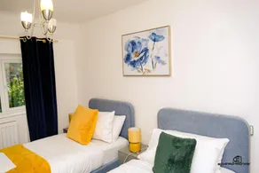 7 Guests - 3 Bedrooms - Parking - Pet Friendly - Image 2