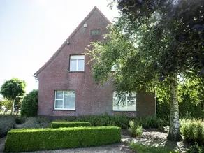 Spacious, atmospheric upper floor of a farmhouse with garden - Image 1