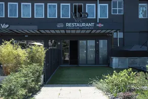 Queen Hotel - Image 4