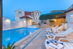 Voll ausgestattetes Ferienhaus mit Grill, Terrasse und privatem Pool | Wasserblick - Image 4