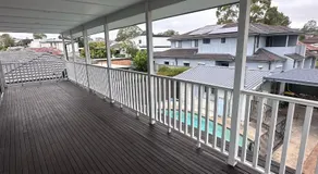 Queen Room in Two Story House with Swimming Pool - SW3 - Image 5