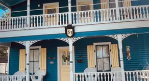 Adorable Historic Downtown Apartment - Image 5
