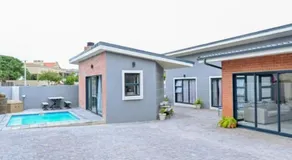 Diaz Beach House - Image 3