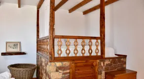 MOM'S RETREAT - Image 3