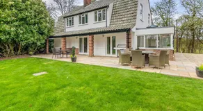 Cromer Coastal 6-Bed House l Near Beach, Parking & Garden - Image 4