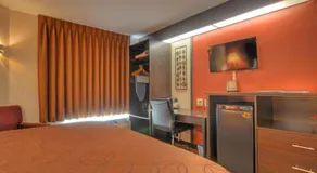 Smoky Mountain Inn & Suites - Image 2