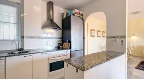 Appartement vue mer sur une terrasse de 80 m², avec piscine & Wi-Fi - Image 3