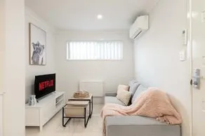 Smart Suites Self Check-in Apartments - 16 Freney - Image 3