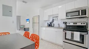 Elegant Wynwood Flats - Image 3