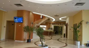 Mari Vila Hotel - Image 2