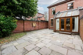 Albert Stays - 5 bed Sleeps 11 - Free Parking - Image 5