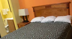 Lariat Motel - Image 3