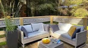 Large Luxury Log Cabin Getaway - Image 4