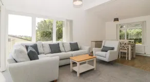 Harcombe House Bungalow 5 - Image 2