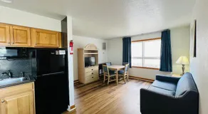 Mariner Inn And Suites - Image 5