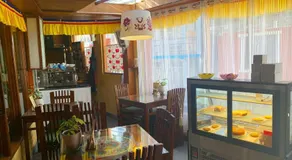 Auspiscious Him View Hotel - Image 5