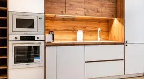 Modern Apartment with Balcony & Fast Wi-Fi & Self Check-in - Image 3