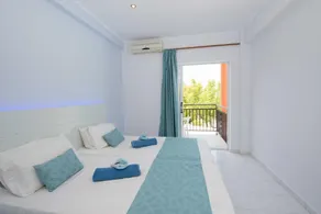 Silver Beach Hotel and Annexe Apartments - Image 2