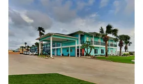 The Island Hotel Near Beach Port Aransas - Image 5