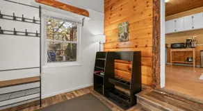 Hideaway Cabin - Cozy romantic cabin perfect for couples - Image 2
