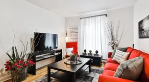 Comfortable 2-BEDROOM APARTMENT - Free and plentiful PARKING - 10 minutes to AIRPORT and 15 minutes to DOWNTOWN Montreal - Near Popular Waterfront Restaurants - located in Beautiful Lachine - Image 2
