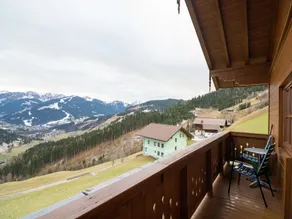 Apartment in Wagrain with Stunning Mountain Views - Image 4