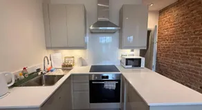 Pass the Keys Modern Elegant Studio 20 Minutes to Central London - Image 5