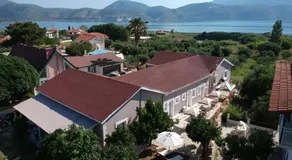 Petros Rooms & Apartments - Image 2