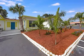 Palm Cove Motel  - Image 3