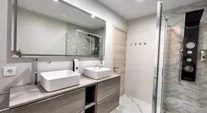 LUJO Parking, Proyector, Maquinita y Patinetes - Image 2