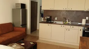 Студио Тони в модерна сграда с фитнес в централна Варна - Image 5