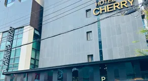 Hotel Cherry - Image 5
