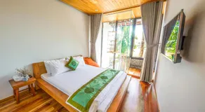 The Purple Hue Homestay - Image 2