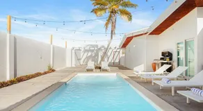 Oceanfront 4BR Villa with Pool LG Smith 466 by Bocobay - Image 3