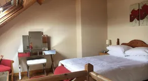 Spacious Quentoinise Town House - Image 2