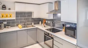 Anstey Heights Apartments - Image 3