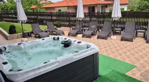 Family Hotel Emaly 2 - Image 4