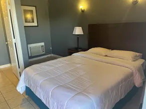 Golden Luck Motel - Image 3